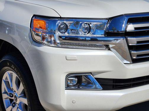 2021 Toyota Land Cruiser Base