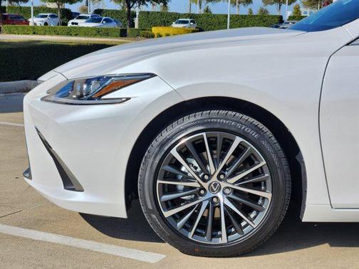 2025 Lexus ES 350 Base