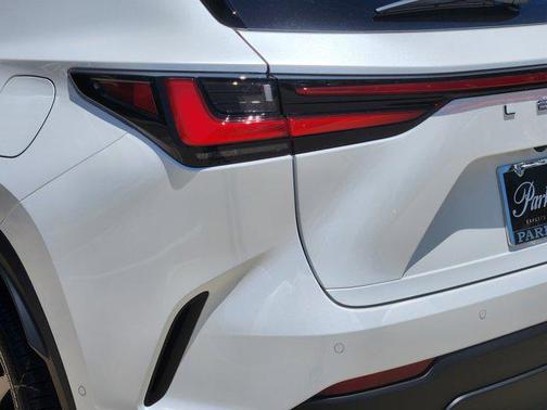 2025 Lexus NX 450h+ Luxury