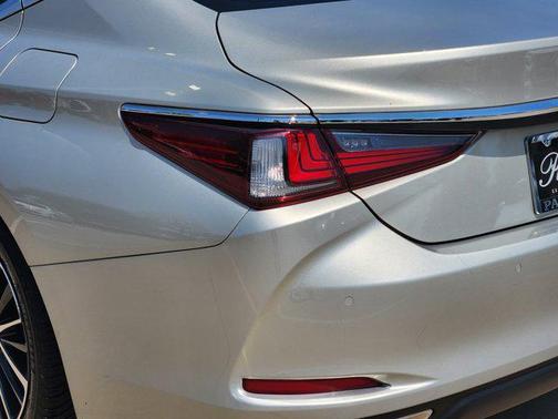 2022 Lexus ES 350 Premium