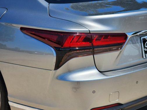 2022 Lexus LS 500 Base