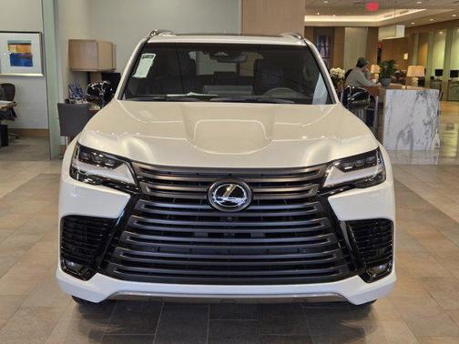 2025 Lexus LX 700h Luxury