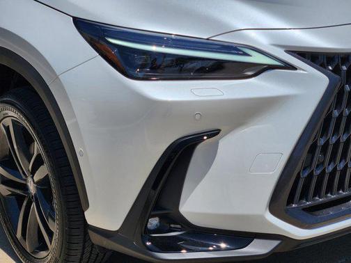 2025 Lexus NX 450h+ Luxury