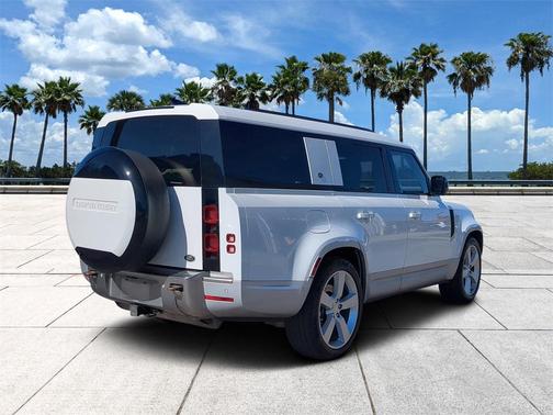 2023 Land Rover Defender First Edition