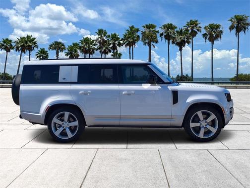 2023 Land Rover Defender First Edition