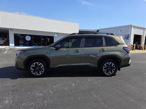 2025 Subaru Forester Premium