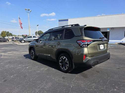 2025 Subaru Forester Premium