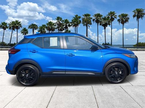 2023 Nissan Kicks SR