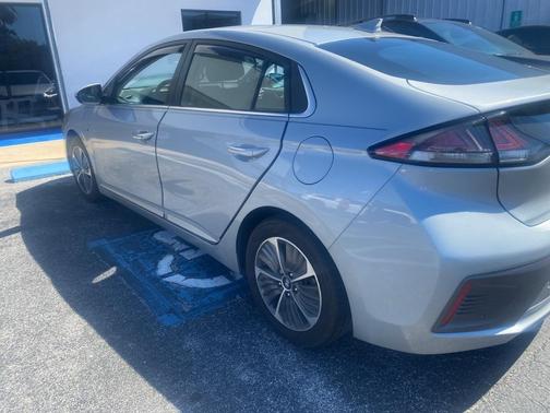 2020 Hyundai IONIQ Plug-In Hybrid Limited