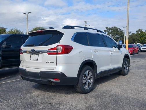 2022 Subaru Ascent Premium 8-Passenger
