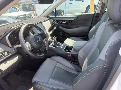 White 2025 Subaru Outback Onyx Edition XT