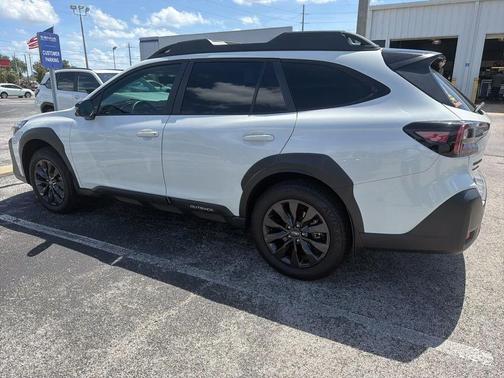White 2025 Subaru Outback Onyx Edition XT