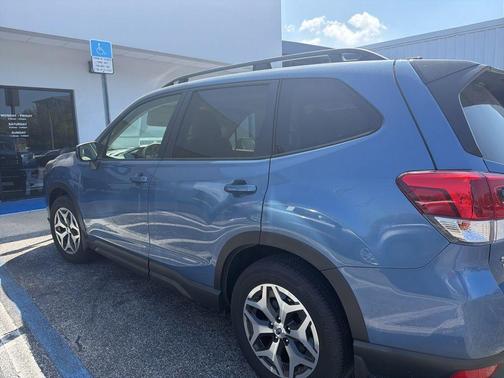 2024 Subaru Forester Premium