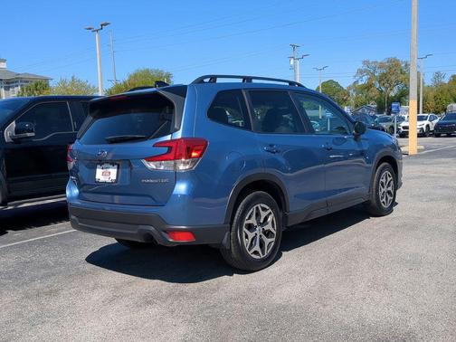 2024 Subaru Forester Premium