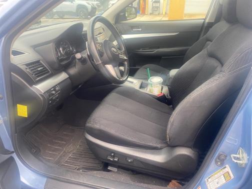 2010 Subaru Outback 2.5i Premium