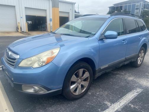 2010 Subaru Outback 2.5i Premium
