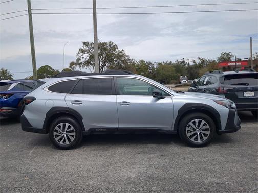 2025 Subaru Outback Premium