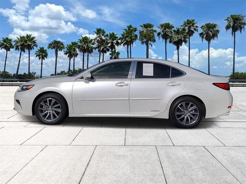 2018 Lexus ES 300h Base