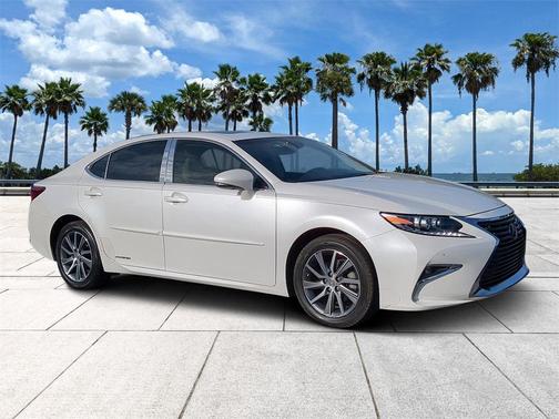 2018 Lexus ES 300h Base