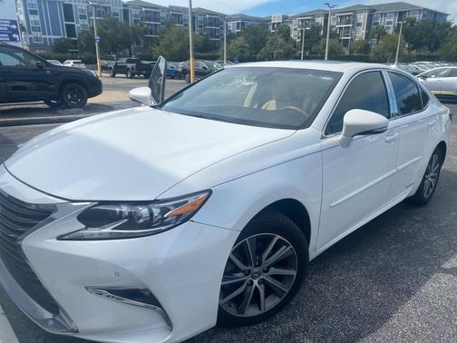 2018 Lexus ES 300h Base