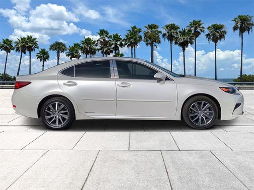 2018 Lexus ES 300h Base
