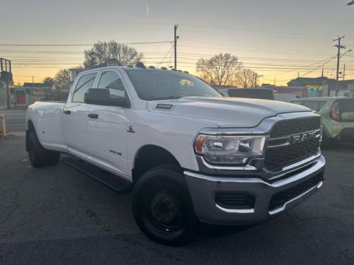 2021 RAM 3500 Tradesman Crew Cab 4x4 8' Box