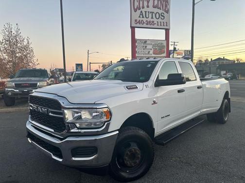 2021 RAM 3500 Tradesman Crew Cab 4x4 8' Box