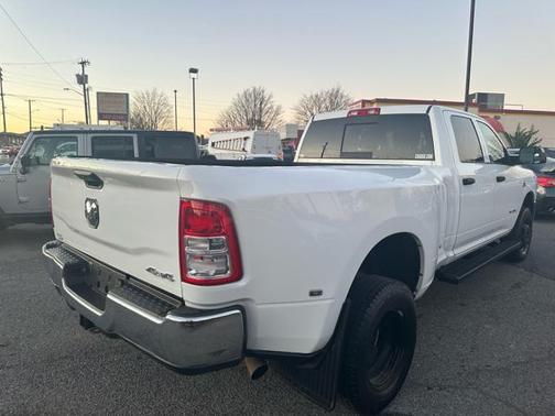 2021 RAM 3500 Tradesman Crew Cab 4x4 8' Box