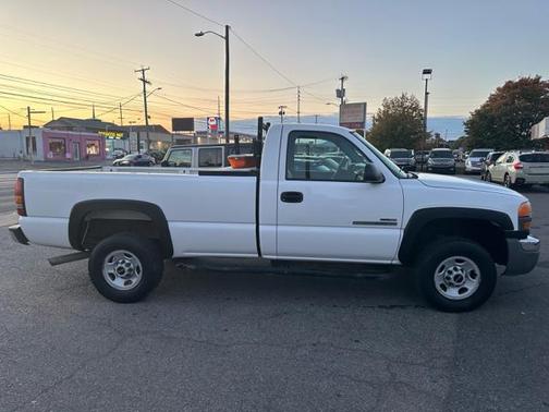 2004 GMC Sierra 2500 Work Truck