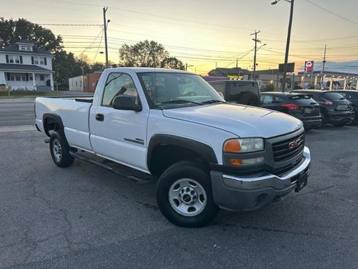 2004 GMC Sierra 2500 Work Truck
