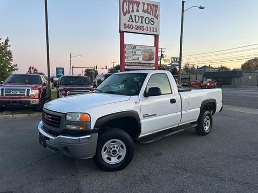 2004 GMC Sierra 2500 Work Truck