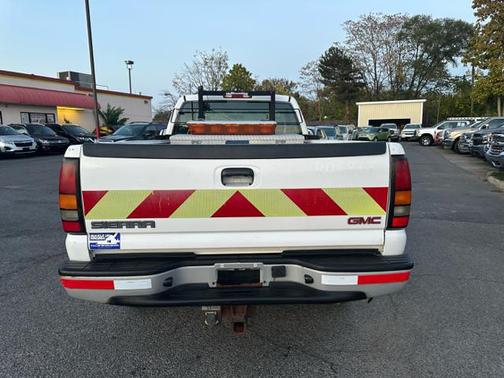 2004 GMC Sierra 2500 Work Truck
