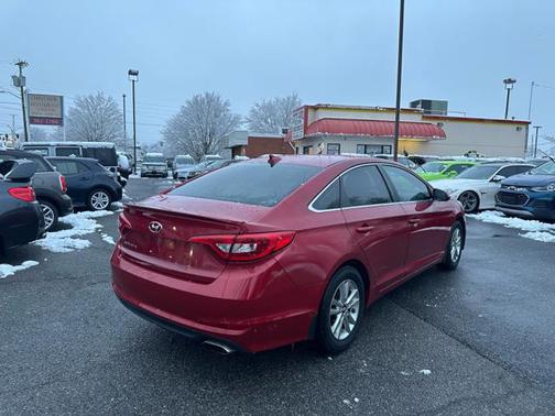 2017 Hyundai SONATA SE