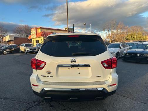 2017 Nissan Pathfinder S