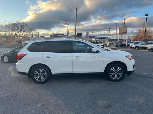2017 Nissan Pathfinder S