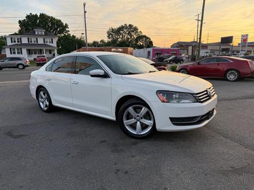 Candy White 2014 Volkswagen Passat 1.8T Auto SE