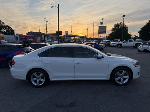 Candy White 2014 Volkswagen Passat 1.8T Auto SE