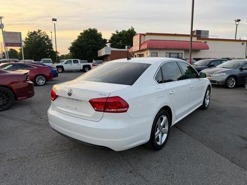 Candy White 2014 Volkswagen Passat 1.8T Auto SE
