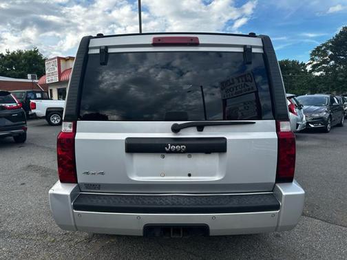2006 Jeep Commander Base