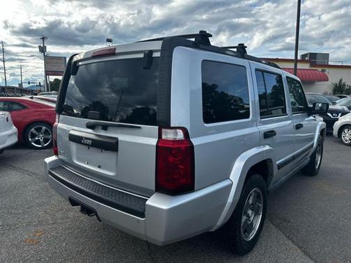 2006 Jeep Commander Base