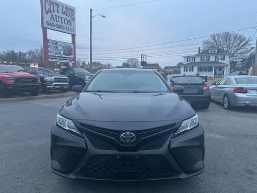 2019 Toyota Camry SE