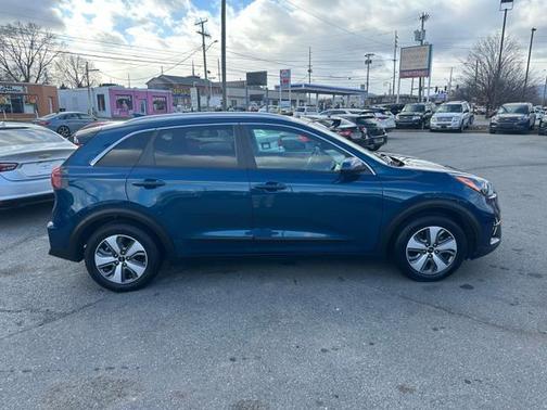 2022 Kia Niro LX
