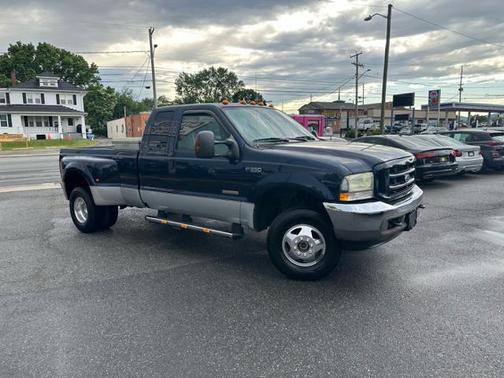 True Blue Clearcoat Metallic 2004 Ford F-350 XL SuperCab