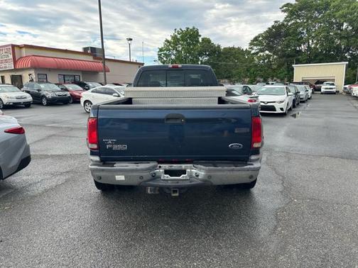 True Blue Clearcoat Metallic 2004 Ford F-350 XL SuperCab