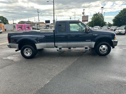 True Blue Clearcoat Metallic 2004 Ford F-350 XL SuperCab