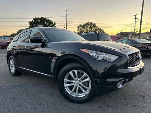 2017 INFINITI QX70 Base
