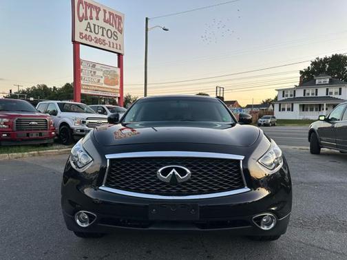 2017 INFINITI QX70 Base