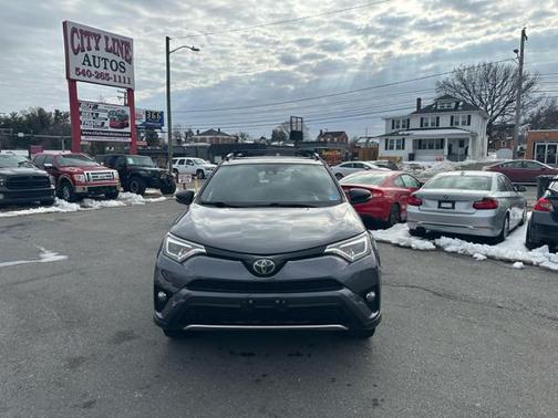 2017 Toyota RAV4 SE
