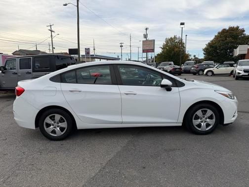 2016 Chevrolet Cruze LS Auto