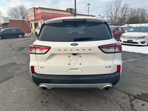2020 Ford Escape SE